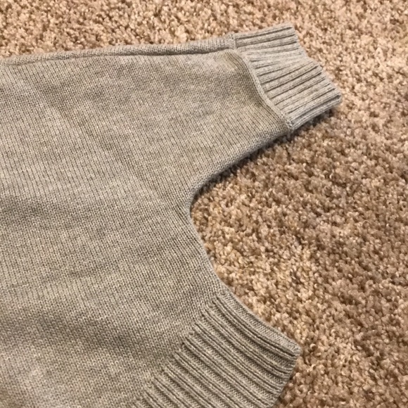 Gap Poncho - Picture 5 of 6